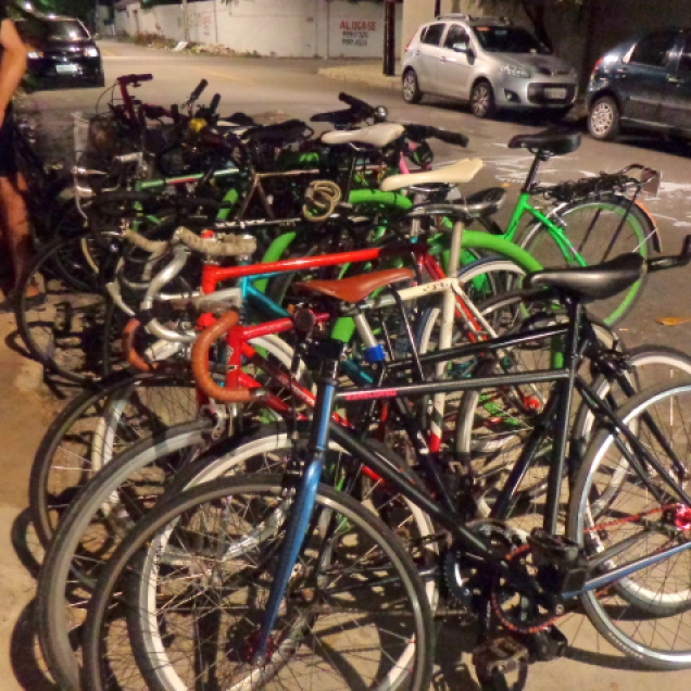 Olha só quanta bicicleta no dia da inauguração